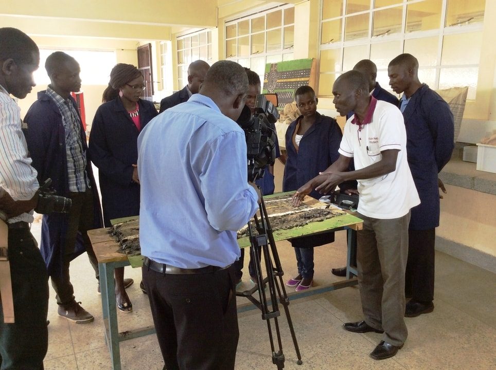 Students working in a technical engineering laboratory